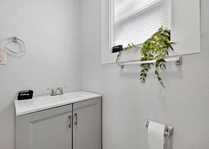 Unit 8 Charming Hideaway