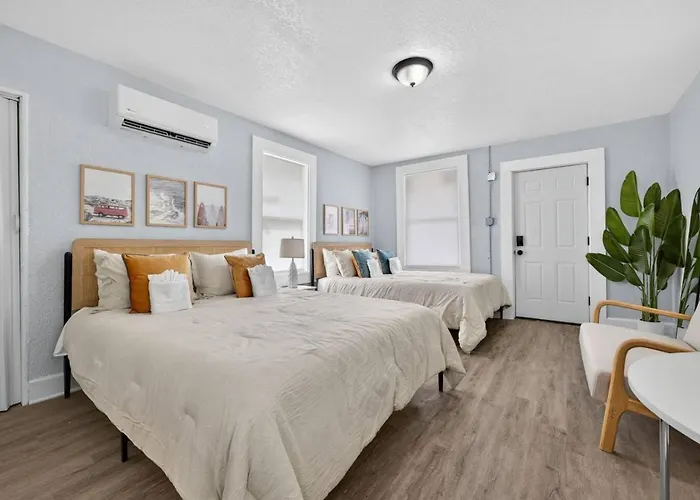 Unit 8 Charming Hideaway