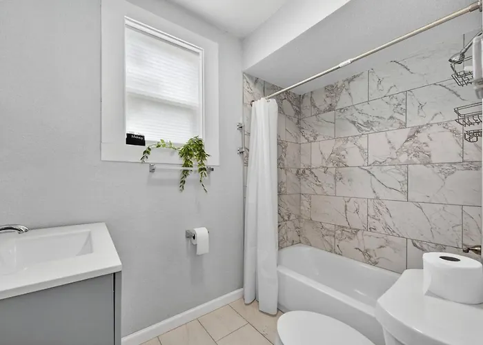 Unit 8 Charming Hideaway